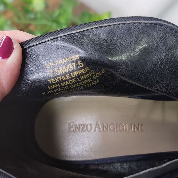 Enzo Angiolini. Navy Velvet Lace-Up Heels. Size 7.5 - Picture 11 of 12